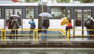 Urmează 3 zile de frig, ploi, lapoviţă sau ninsoare în aproape toată ţara. Alertă de vreme rea în Capitală