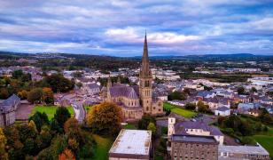 O ţară oferă 84.000€ ca să o iei de la zero, şi nu e singura. Statele care plătesc cel mai bine în 2026