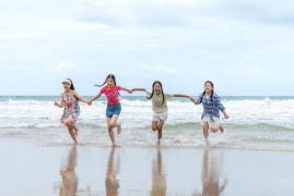 Când începe vacanţa de vară 2026. Elevii care termina şcoala mai devreme