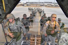 Scurgere de informații în armata SUA: o fostă angajată, inculpată