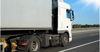 Doi români au jefuit un şofer de TIR bulgar, în Ungaria. Cei doi să dădeau poliţişti