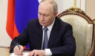 Rusia a adoptat o lege care îi permite lui Putin să invadeze ţări străine