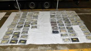 Cocaină de peste 9 mil. de dolari, găsită ascunsă într-un camion plin cu lenjerie intimă Kim Kardashian