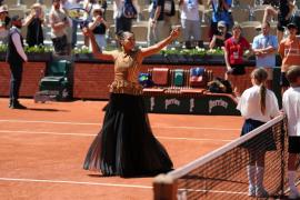 Naomi Osaka, o nouă apariţie inedită pe terenul de tenis, în primul tur la Roland Garros