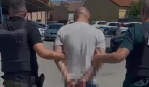 O femeie care a leşinat în timpul unui live pe Tik Tok, agresată sexual de un urmăritor care a mers peste ea