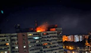 O dronă s-a prăbuşit pe un bloc de locuinţe din Galaţi. Impactul, urmat de explozie