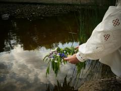 Ielele, călușarii și plantele de leac. Tradiţii şi superstiţii de Rusalii care au supraviețuit până astăzi