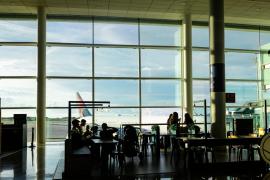 Șeful Ryanair cere interzicerea băuturilor alcoolice în aeroport