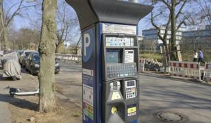 Cum a reuşit un cuplu să fure 1,9 mil. € în monede din aparatele de taxare a parcării. 