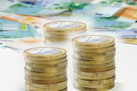Euro a mai scăzut puţin, dar rămâne peste nivelul de dinainte de criză. Cursul BNR din 8 mai