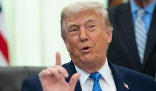 Trump ameninţă din nou că va ataca dur Iranul: 