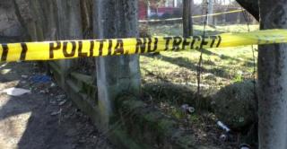 Percheziţii la locuinţa unei femei din Botoşani suspectată că şi-a îngropat mai mulţi copii în curtea casei