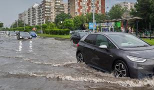 Cod galben de furtuni şi vijelii în Bucureşti şi în 10 judeţe. Harta fenomenelor extreme care mătură România