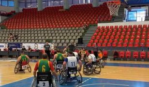Sportul care ține visurile în mișcare. Povestea tinerilor care au sfidat obstacolele, iar acum scriu istorie