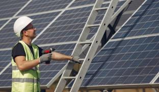 (P) Ce trebuie să știi înainte să faci trecerea la energia verde