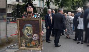 Artist rus critic al lui Putin, împuşcat mortal într-o parcare din Polonia. Doi belaruşi au fost reţinuţi