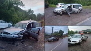 Impact violent între două maşini, în Brodina. Ambii şoferi au ajuns la spital