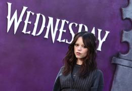 Ce i-a convins pe producătorii „Wednesday” să parieze în continuare pe România