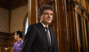 Politico: Nicuşor Dan se confruntă cu cel mai greu test pe măsură ce criza politică se adânceşte