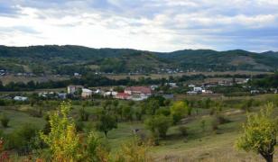 Satele care au devenit tot mai atractive pentru orăşeni. Se caută, mai ales, case de vacanţă