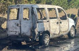 Un bărbat din Galați, găsit carbonizat în mașina cuprinsă de flăcări