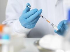 Rezultate modeste pentru primul vaccin dezvoltat în întregime cu AI şi testat pe oameni