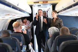 Compania aeriană care va muta pasagerii de la clasa întâi la economic. Va păstra însă o parte din bani