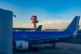 Companiile aeriene, profit la jumătate în 2026, din cauza războiului. Preţul biletelor va creşte