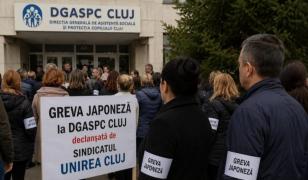 Angajaţii DGASPC Cluj intră în grevă japoneză. Ce reclamă salariaţii