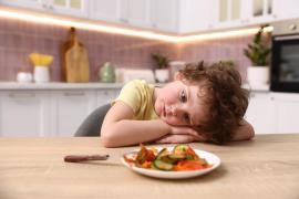 Cum îţi convingi copilul să mănânce legume. Metoda simplă care dă rezultate, potrivit cercetătorilor