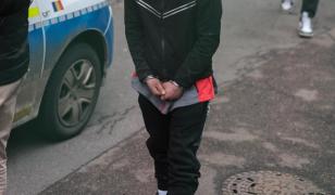 Sibian, acuzat că şi-a măcelărit prietenul cu o secure apoi i-a dat foc. Bărbatul a fost reţinut 