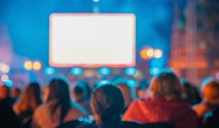 Cinci parcuri din București se transformă în cinematografe în aer liber. Ce filme vor rula gratuit