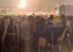 Concertul lui Bad Bunny din Milano, afectat de o furtună violentă. 80.000 de spectatori au fost evacuaţi