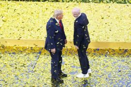 Trump şi Infantino, huiduţi la premiere. Corul de fluierături a pornit când cei doi au păşit pe gazon