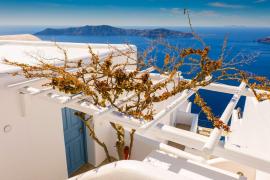 Cele mai ieftine stațiuni din Grecia în august: unde găsești cazare sub 70 de euro pe noapte