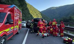 Şofer mort pe DN7 după ce un bolovan a căzut pe maşina lui. În zonă nu erau montate plase de protecţie