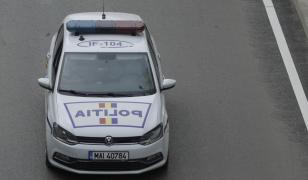 Tânără de 27 de ani, prinsă beată la volan şi fără permis. Iubitul care i-a dat maşina a fost reţinut