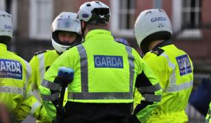 Posibil atentat cu bombă, în Irlanda. O tânără a fost prinsă cu dispozitiv exploziv în maşină