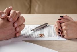 Cel mai ciudat caz de divorţ din România. Soţul a cerut înapoi silicoanele soţiei: Bate orice manual de drept