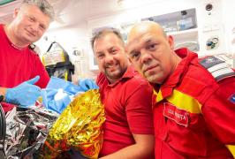 Un bebeluș a venit pe lume într-o ambulanță SMURD din Bistrița-Năsăud