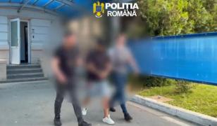 A încercat să fugă cu haine furate dintr-un magazin din Constanţa, apoi a agresat o angajată. Tânăr, reţinut
