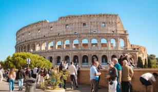 Italia va fi aproape blocată după 15 august. Vacanțele turiștilor pot fi date peste cap