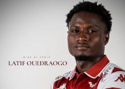 Rapid l-a prezentat oficial pe Latif Ouedraogo, unul dintre fotbaliştii aduşi cu împrumut de la Genoa 