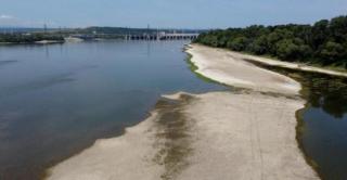Dunărea continuă să scadă. Debitul la intrarea în ţară va ajunge la 1300 mc/s până în 21 august