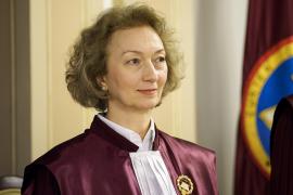 Şefa CCR, reacţie după zvonurile că ar fi vorbit cu Bolojan despre cauze aflate pe rol: 