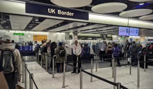 Un partid din UK vrea să nu mai dea ajutoare sociale străinilor. Sunt vizaţi cetăţenii UE, rezidenți legali