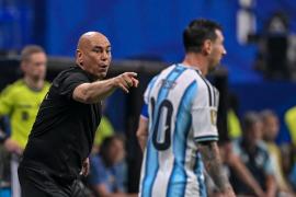 Hossam Hassan, selecţionerul Egiptului, a avut de suferit de pe urma relaţiei tensionate dintre soţiile sale