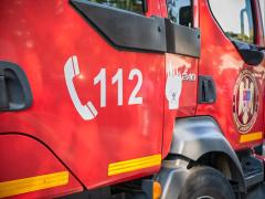 Un bărbat a incendiat un apartament aflat la etajul 4, într-un bloc din Petroșani. Zeci de persoane, evacuate