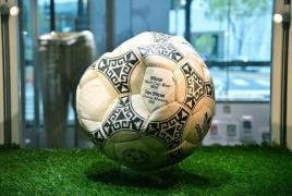 Mingea cu care Maradona a înscris împotriva Angliei, la Cupa Mondială 1986, vândută la licitaţie