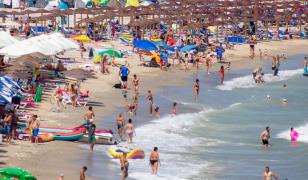 Stațiunea în care turiştii se pot caza cu 39 de lei pe noapte. 
